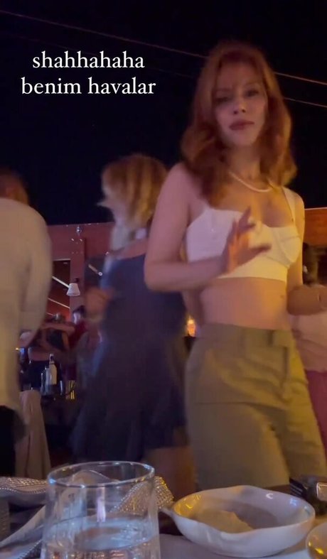 Aysennyuksel ホットスター ギャラリー