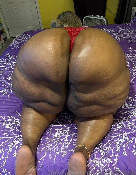 妊娠中のオンリーファンズ ポルノ 写真