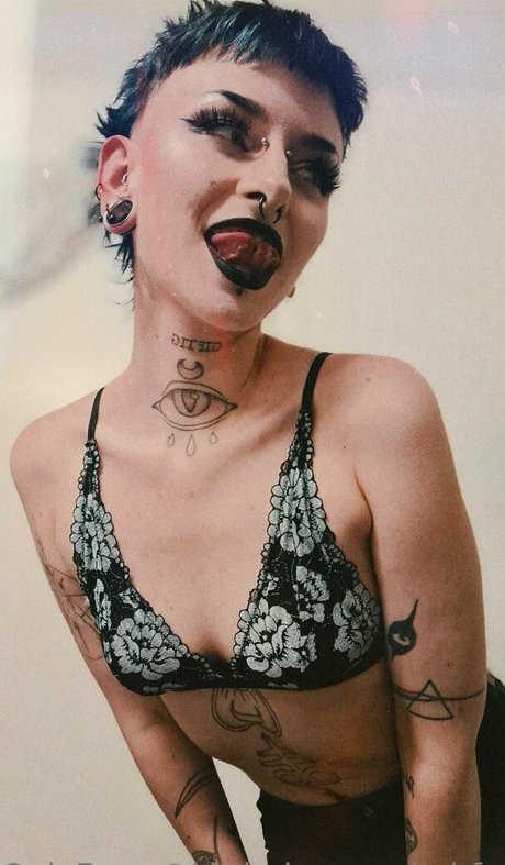 littledemonwitchfree 独占女優 写真