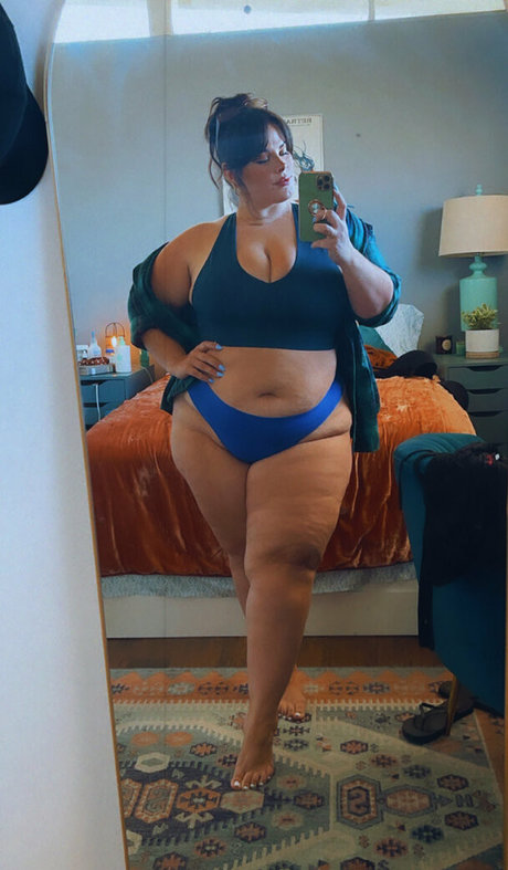 太ったお母さんオンリーファンズ 裸 画像