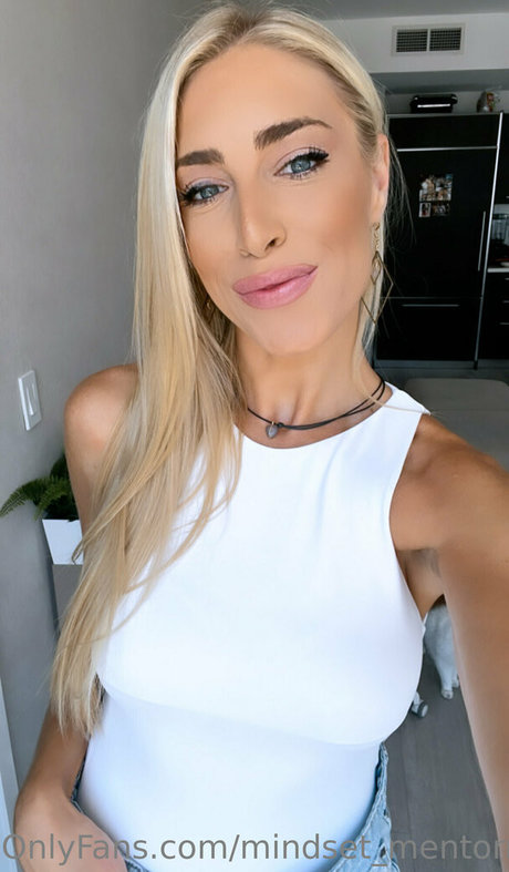 mindset mentorrrr セクシーモデル 写真