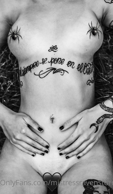 妊娠中のオンリーファンズ ポルノ 写真