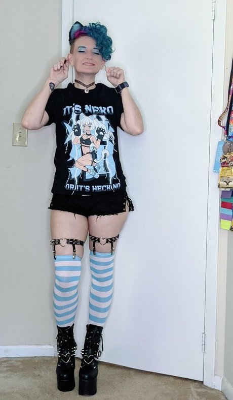 オンリーファンズを崇拝する ヌード 画像