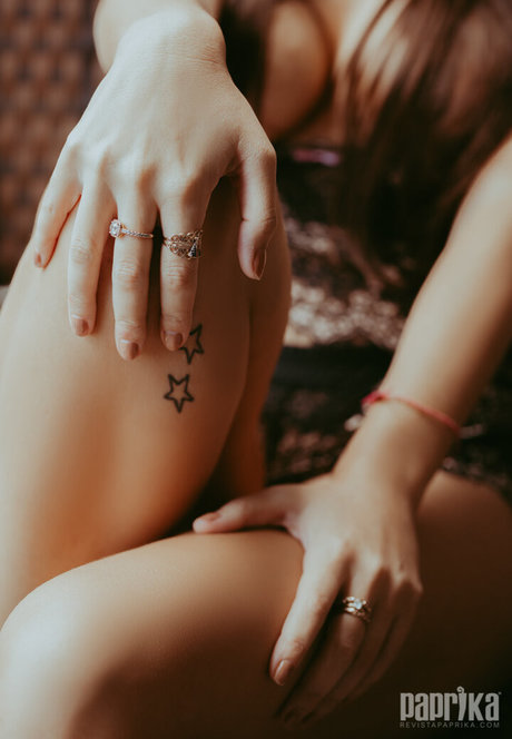 肉厚熟女オンリーファンズ ホットセクシー 画像