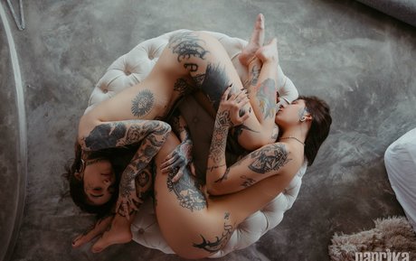 乳首オーガズム オンリーファンズ 美しいヌード 写真