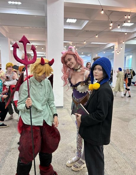 尖ったおっぱいオンリーファンズ ホットヌード ギャラリー