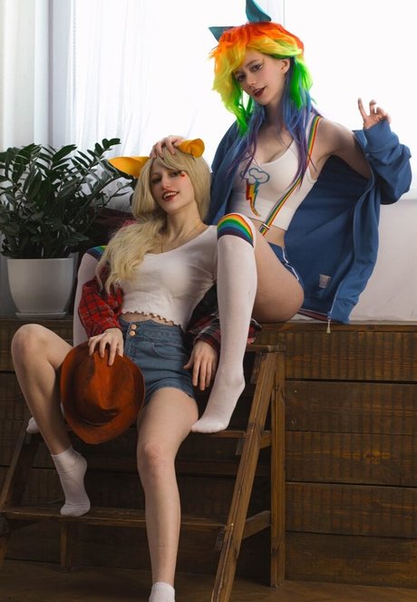 asmr 足 オンリーファンズ エロチック 画像