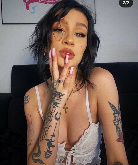 Agata Dziarma ホットなモデル 写真