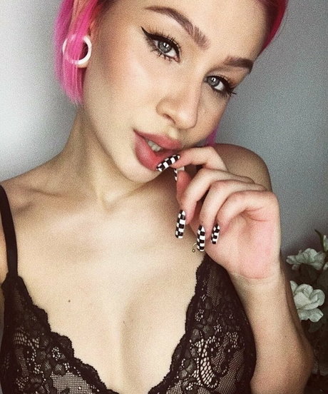 Agata Dziarma xxxスター 写真