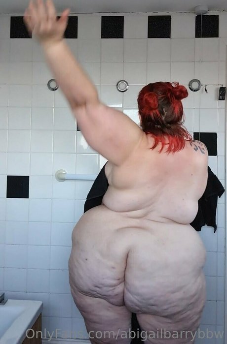 ベビーシッターオンリーファンズ ポルノ 写真