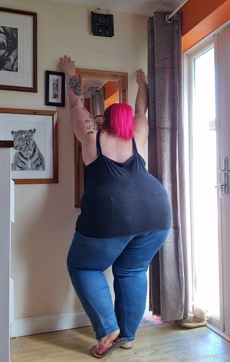 カーリーエボニーオンリーファンズ 無料裸 写真