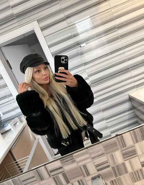 lolaellemodel 独占女優 画像