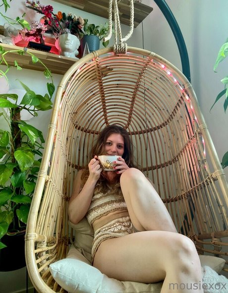 ストリップショー オンリーファンズ ポルノ ギャラリー