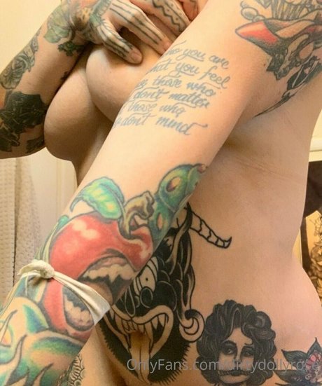 オンリーファンズの動画 ポルノ 写真