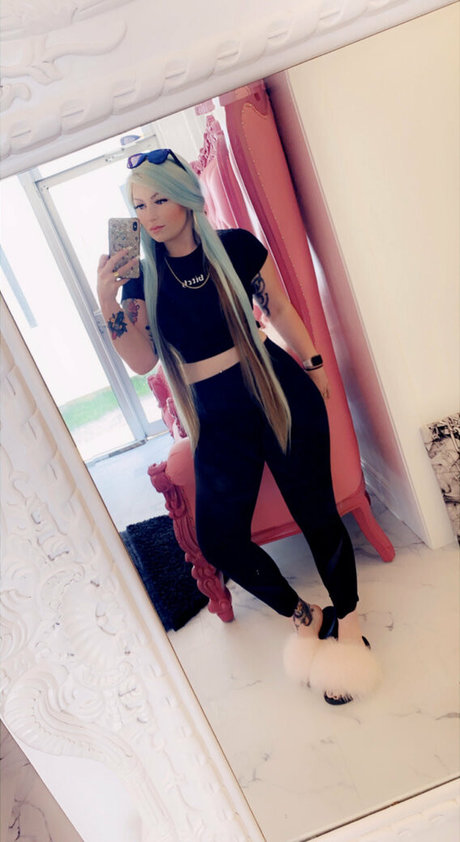 gothbarbie666 裸のポルノスター 写真