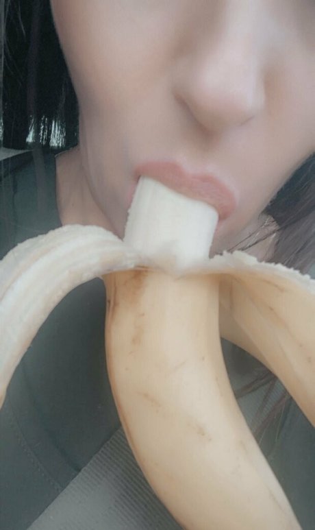 onlyluxxxe ポルノスター 画像