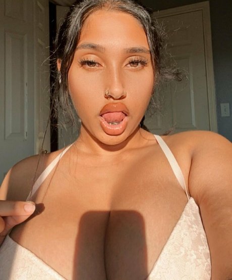 アウトドア 熟女 オンリーファンズ 無料セクシー 写真