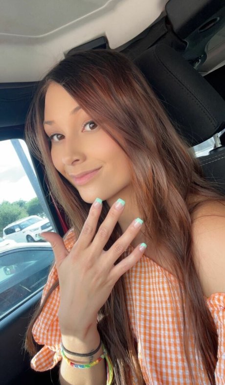 ぽっちゃりカップルオンリーファンズ 無料裸 写真