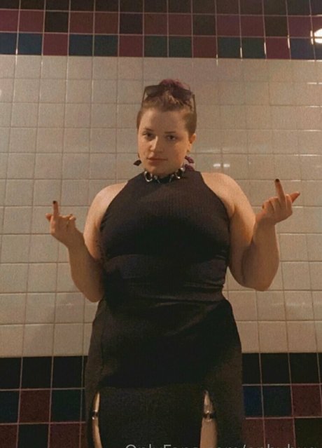 enbybug セクシーモデル 画像