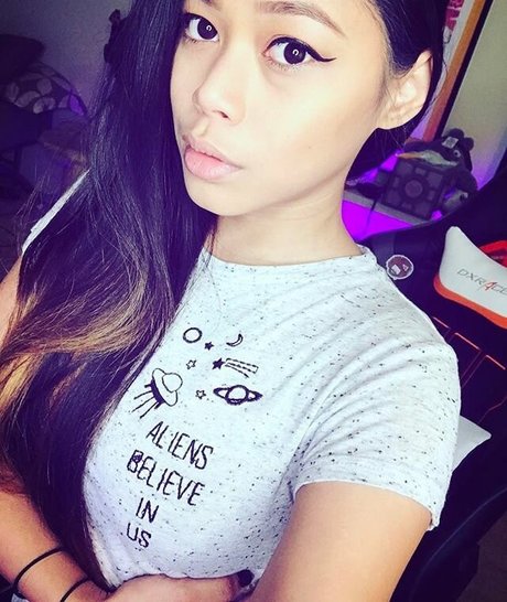 Jonna Mae セクシーなスター ギャラリー