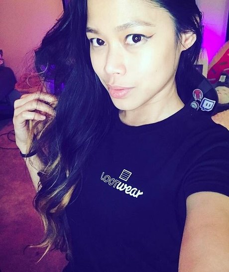 Jonna Mae ポルノスター 裸 写真