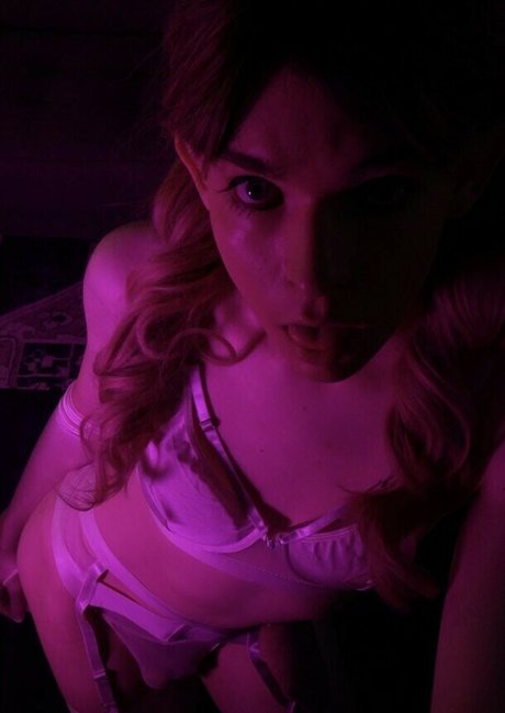 熟女の足オンリーファンズ ポルノ 画像