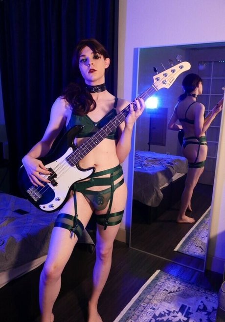 巨乳オナニーオンリーファンズ 素敵 画像