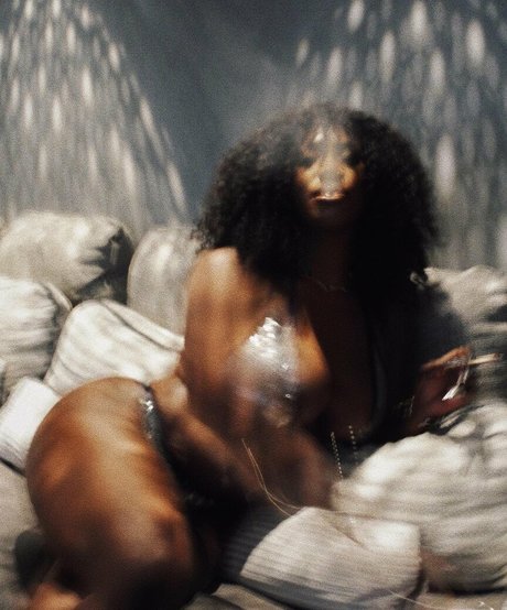 Aya Nakamura スター xxx 写真