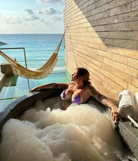 RobbieCal 独占モデル 写真