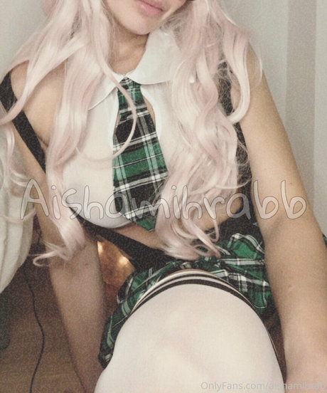 aishamihrab 裸のスター ギャラリー