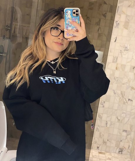 切断者オンリーファンズ ヌード 写真