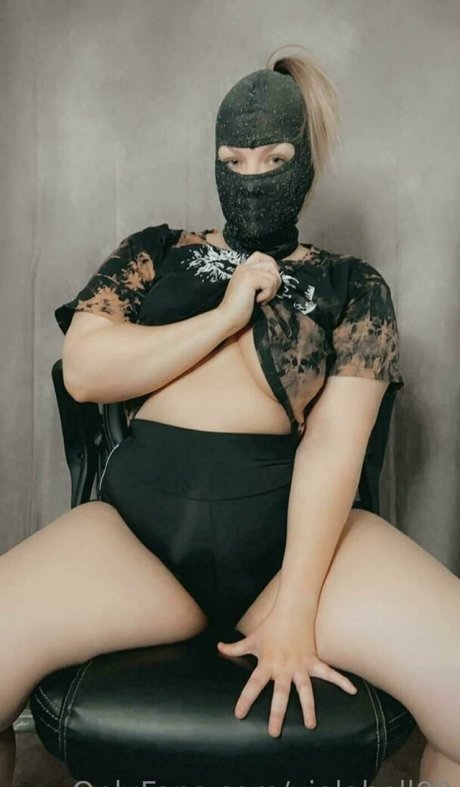 陸軍の熟女オンリーファンズ 裸 写真