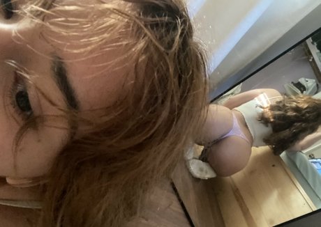 lzzle ポルノスター アダルト 写真