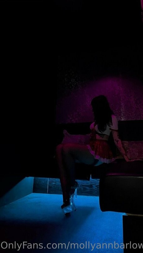 mollyannbarlow free ヌードのポルノスター 写真