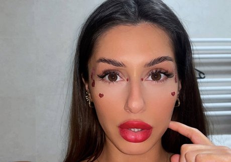 Adalline 素敵なポルノスター 画像