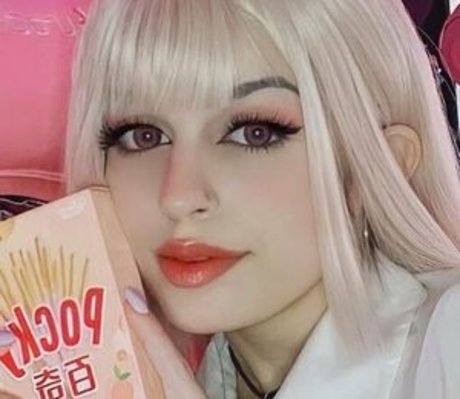 waify waifu ポルノスター ヌード 写真