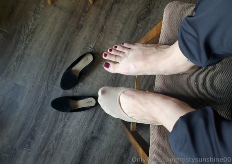 巨乳で痩せているオンリーファンズ ポルノ 画像