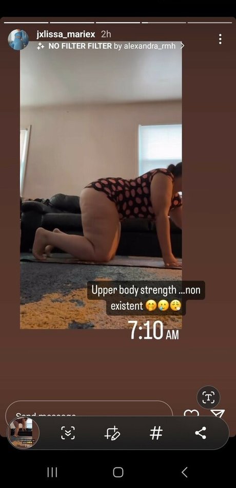 巨乳で痩せているオンリーファンズ ホット裸 写真