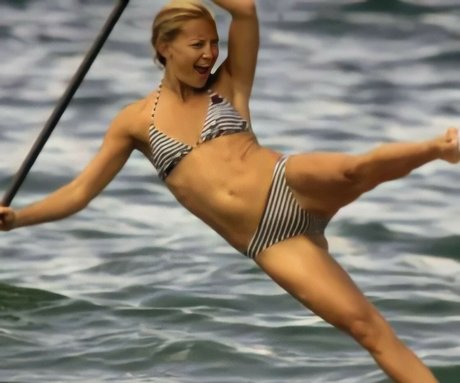 巨乳オナニーオンリーファンズ アダルト無料 画像