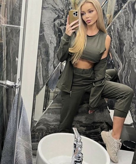 Thiisdag ポルノスター 素敵 画像