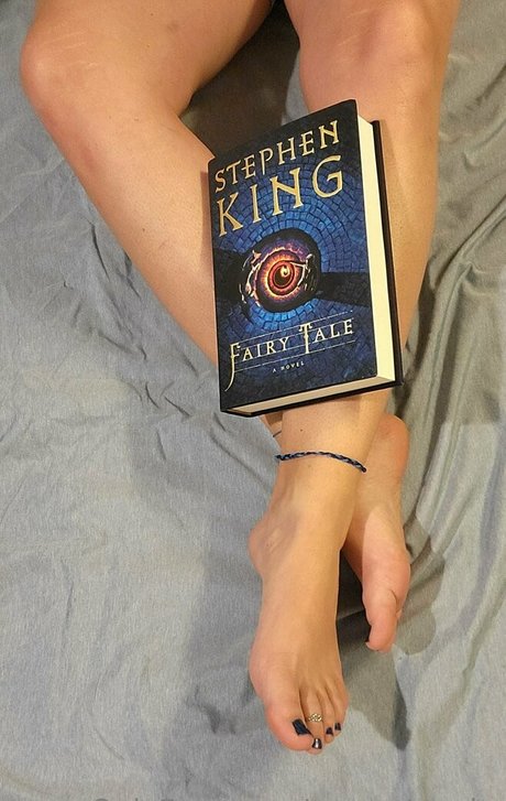 GamertoesKZ 裸のモデル 画像