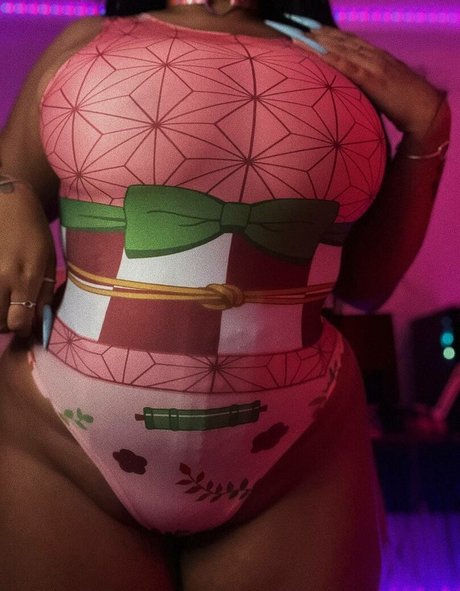 MandyLia ポルノスター 写真