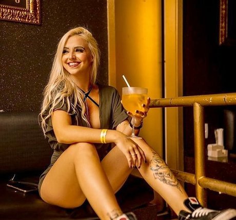 Leticia Ferrazzani ポルノスター HD 画像