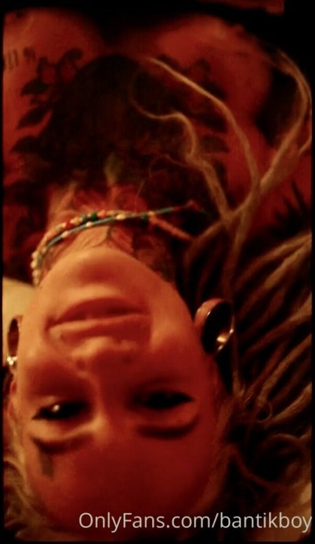 Bantik Boy ヌードモデル 写真