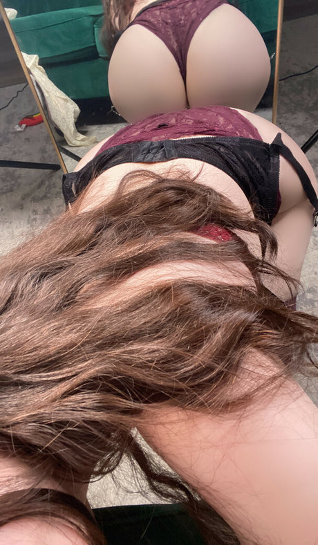 Adina luna ヌード女優 写真