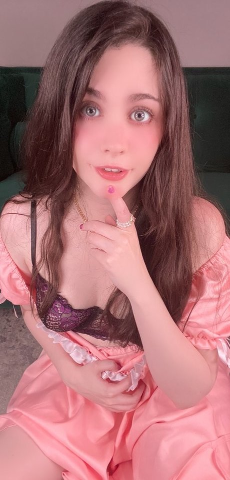 巨乳カップルオンリーファンズ アートヌード 画像