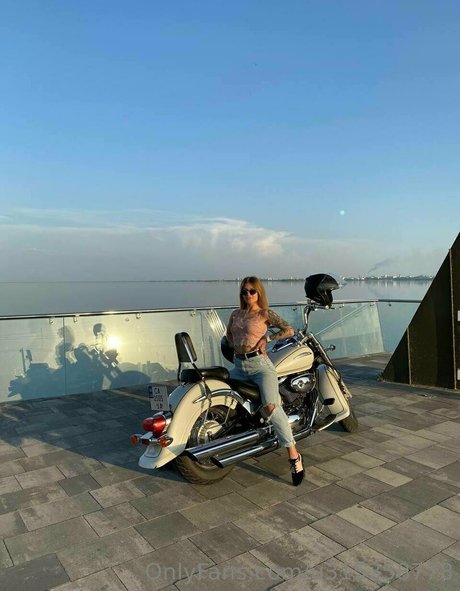 juliawind セクシーなスター 画像