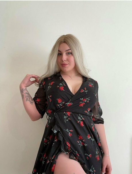 sweetbabyqueen かわいいポルノスター 画像