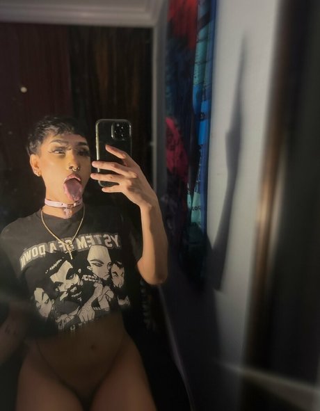 jtheeesav ヌード女優 写真