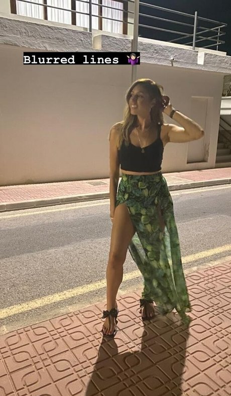 Rezzy Ghadjar 高品質のポルノスター 写真